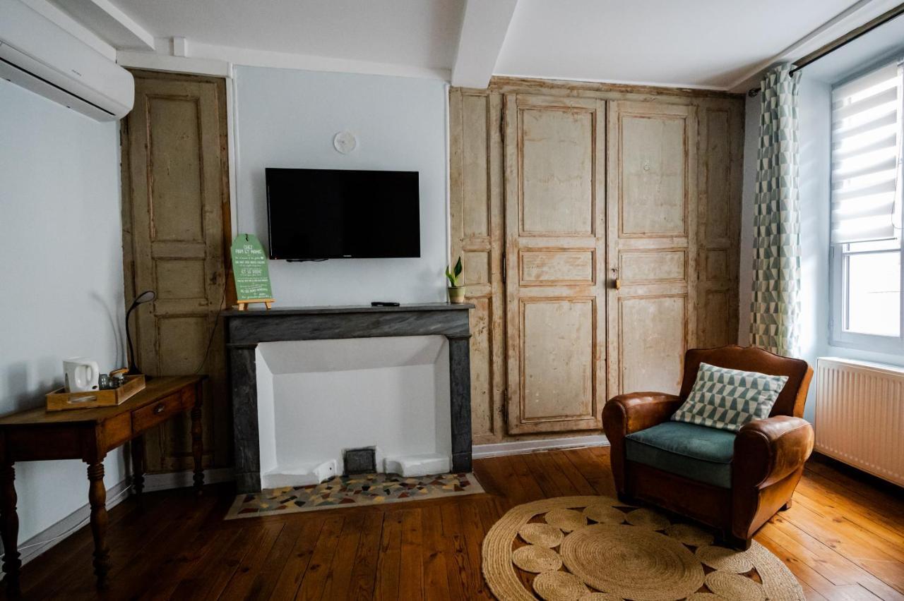 Gite Le Pied Du Geant - Local Securise Pour Les Velos Турнон-сюр-Рон Экстерьер фото