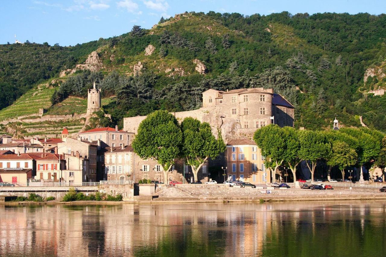 Gite Le Pied Du Geant - Local Securise Pour Les Velos Турнон-сюр-Рон Экстерьер фото